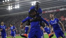 Челси се разправи със "светците" и се доближи до върха + ВИДЕО