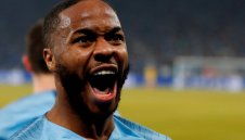 Героят Стърлинг: Сами си направихме живота сложен, с 10 души на терена играхме дори по-добре