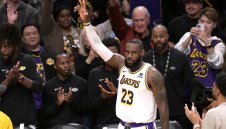 ЛеБрон отново твори история! Мина 40 000 точки