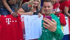 Нойер: Аз говоря с шефовете, а не с вестниците