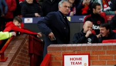 И след най-слабия старт в историята: Юнайтед подкрепя Жозе Моуриньо