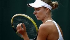 Американка мина през Сесил Каратанчева