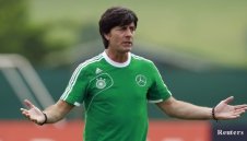 Льов: Играчите на Дортмунд не стават за Европейското