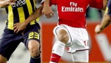 Тио Уолкът: Оставете Венгер, играчите сме виновни
