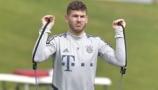 Рекордната покупка на Байерн излиза още срещу Шалке?