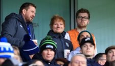 Ед Шийрън изгледа здраво дерби от Чемпиъншип