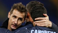 Миро Клозе приключва с футбола 