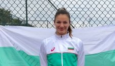 Браво! Наша тенисистка проби в основната схема във Варшава след пердах над сестрата на звезда
