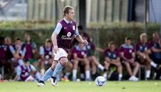 Големият Стан с нов мач за Вила! Фенове пяха песни за него! + ВИДЕО