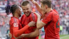 Байерн размаза Майнц и титлата е на една ръка разстояние