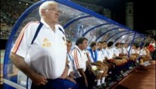 Луис Арагонес запазва поста си в Испания