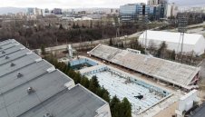 Тъжно: Пламна пожар в бившата база на ЦСКА + ВИДЕО