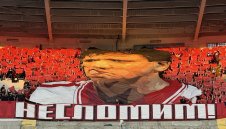 Гореща обич и подкрепа! Феновете на ЦСКА с емоционално послание към Любо Пенев