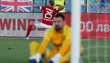 Изненада! Бивш капитан на ЦСКА сменя Ван Дайк в Ливърпул