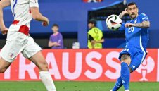 Вижте реакцията на сина на Дзакани при гола на татко му + ВИДЕО