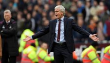 Марк Хюз се закани на Арсенал