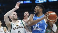 Янис и компания са на полуфинал на Евробаскет