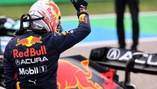 Макс грабна полпозицията в Остин, Люис до него