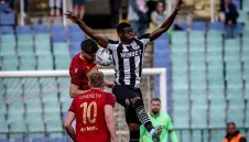 Безобразни армейци се спасиха от разгром! Локо Пд уби мечтата на ЦСКА за титлата! 