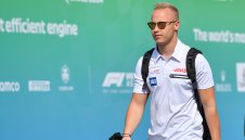 Формула 1 не отстрани Мазепин, забраниха му да кара във Великобритания