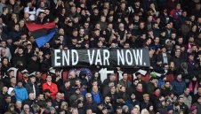 67% от феновете в Англия не харесват ВАР