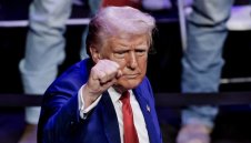 Тръмп агитира хокейна легенда да се кандидатира за премиер на Канада