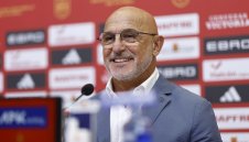 Селекционерът на Испания се гласи за голям бой по "лъвовете"