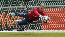 Торино иска да задържи Джо Харт