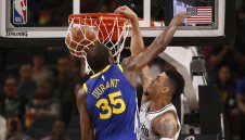 Голдън Стейт тръгна лошо, но отнесе Сан Антонио