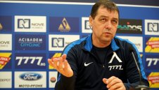 Кошмар на "Герена"! Левски е заплашен с отнемане на 11 точки заради Хубчев