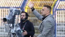 Ивайло Петев стресира Арсенал