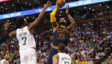 Унижение! Кливланд размаза Селтикс насред Бостън с 44 точки