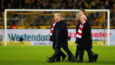 Оливер Кан трябва да коли и беси в Байерн