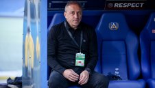 Трио на Черно море виси за Левски 