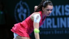 Радванска с чудеса от храброст срещу Звонарьова