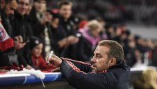 Като гаджета: Флик и Сане си говорят половин час по телефона