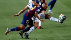 Чистка на "Камп Ноу": Барса няма пари, бие шута и на нападател