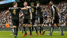 Фен ще прибере 25 бона при титла на Лестър 