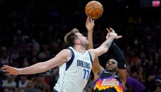 Крис Пол отново блести, Слънцата пак изгориха Далас