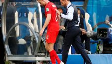 Хендерсън стресна англичаните с лека травма