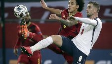 И капитанът се контузи! Кошмарът за Ливърпул няма край