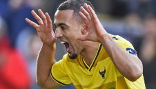 Суонси се изложи срещу четвъртодивизионен тим