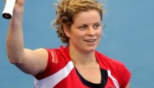 Ким Клайстерс стартира с победа в Бризбейн