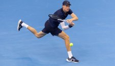 Синер пак натупа Де Минор и е на финал в Пекин