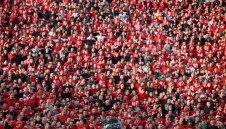 Шок на "Армията"! Има опашки за сезонни карти