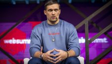 Усик за Фюри: Прави се на страшен, но плаче на любовни филми