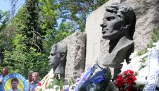 Половин век без Гунди и Котков