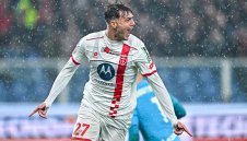 Милан продава Малдини