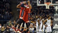 Брадли Бийл наказа Сан Антонио