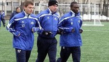 Сираков водач на сините в Кипър, деца атакуват шампионите за автографи